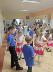 Anyák napi köszöntés az Aranybárka Idősek Otthonában